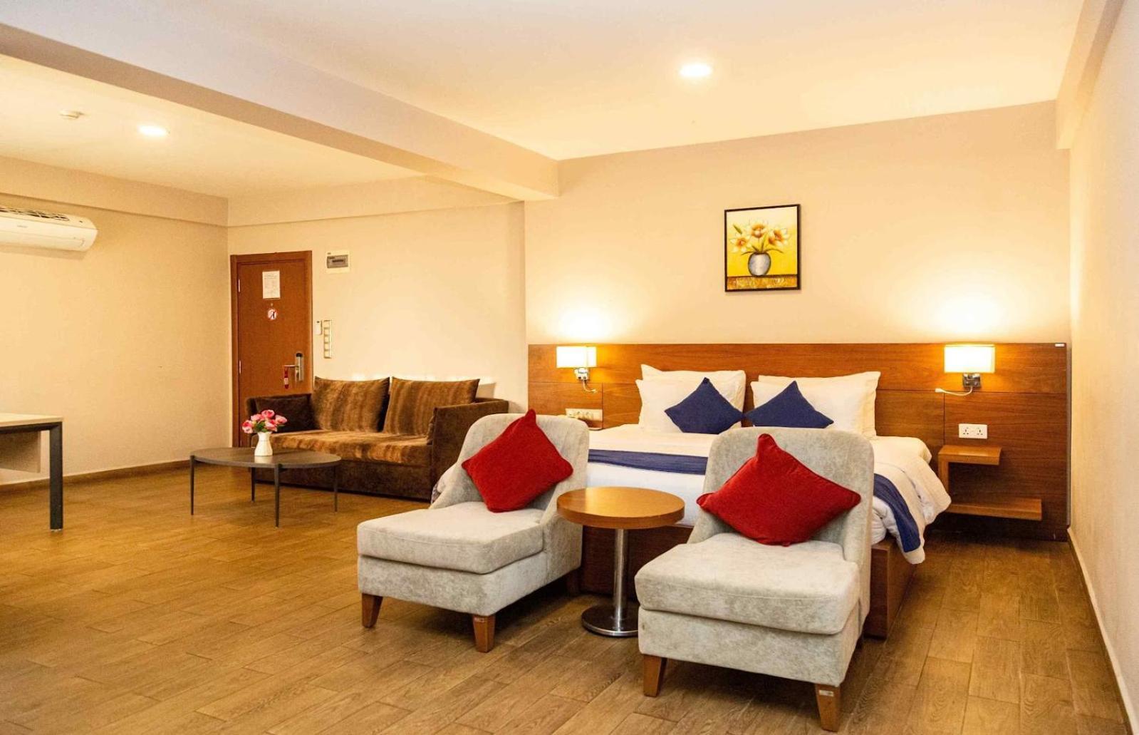 Ah Hotel And Conferences Madina Exterior photo