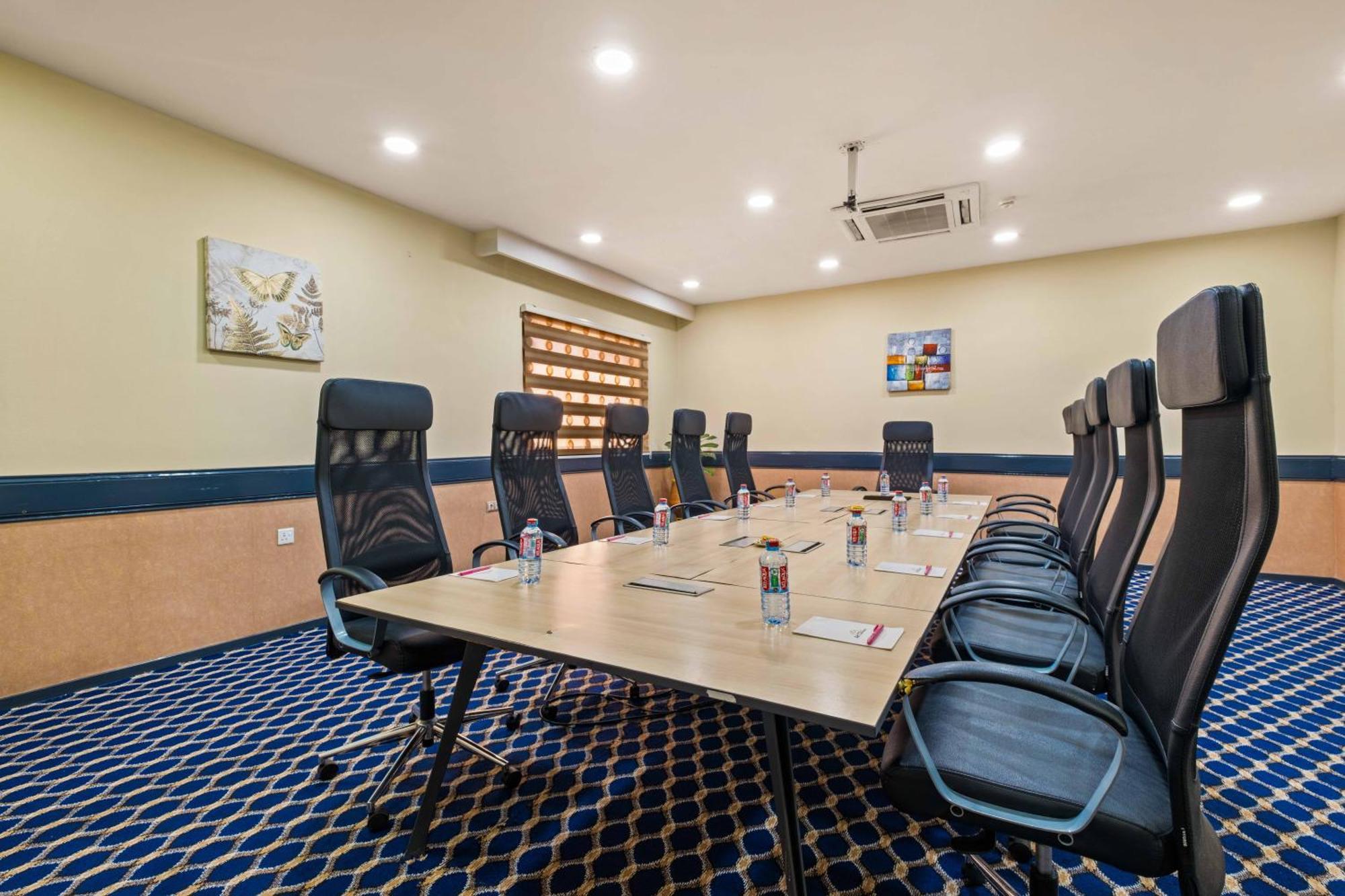 Ah Hotel And Conferences Madina Exterior photo